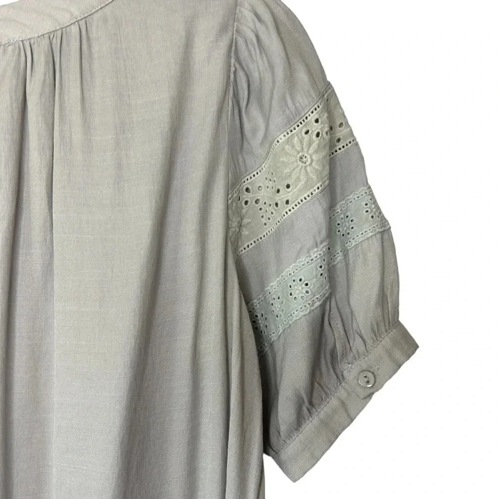 Doe & Rae shirt blouse short sleeves gray polyester embroidered small